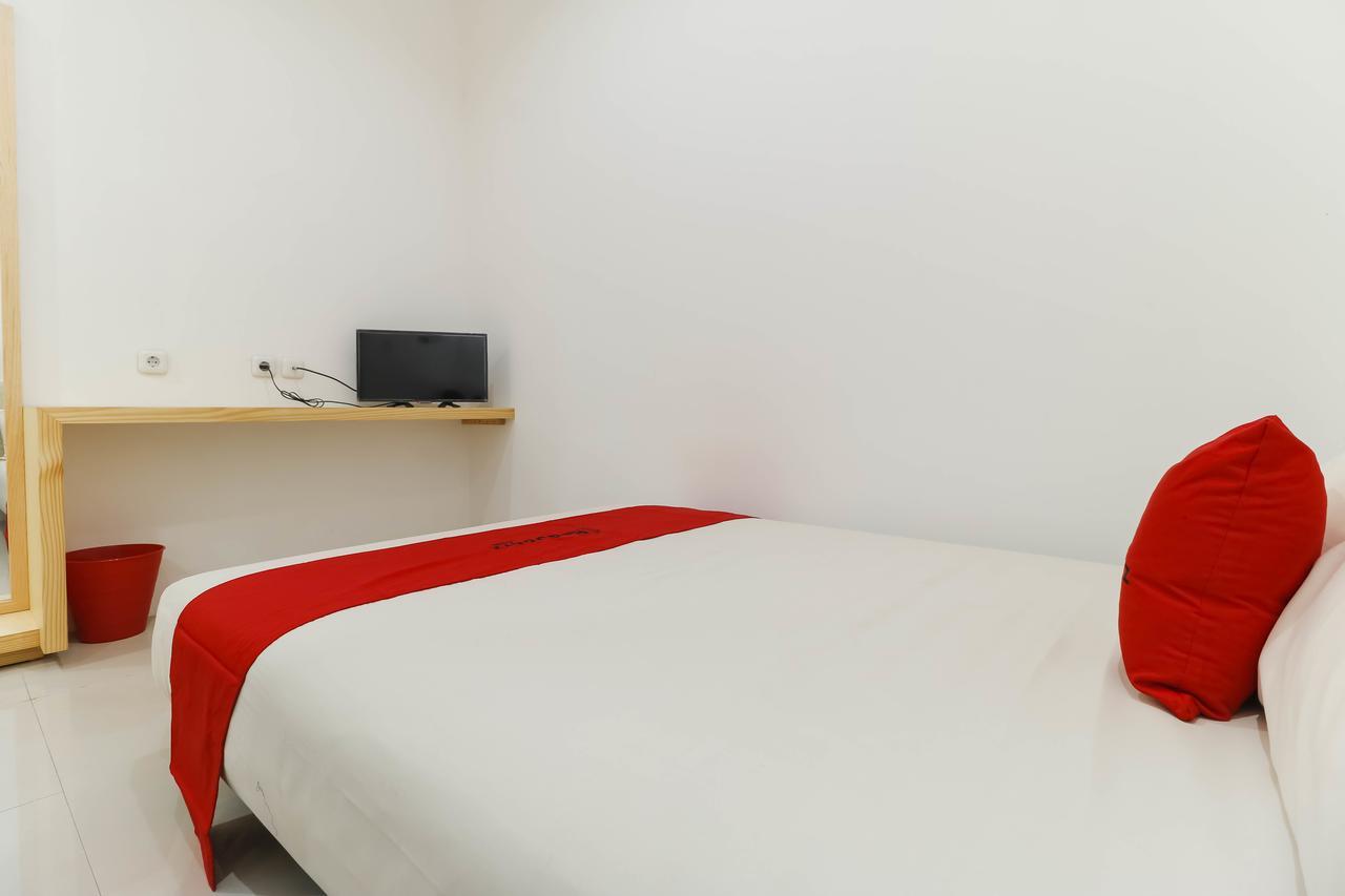 Reddoorz Plus @ Kapuk Business Park Jakarta Kültér fotó